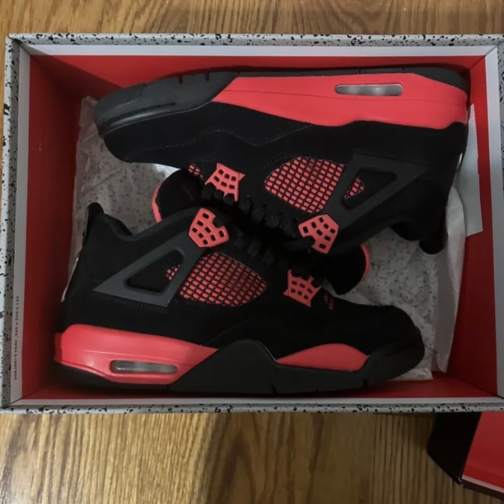 Jordan 4 red thunder